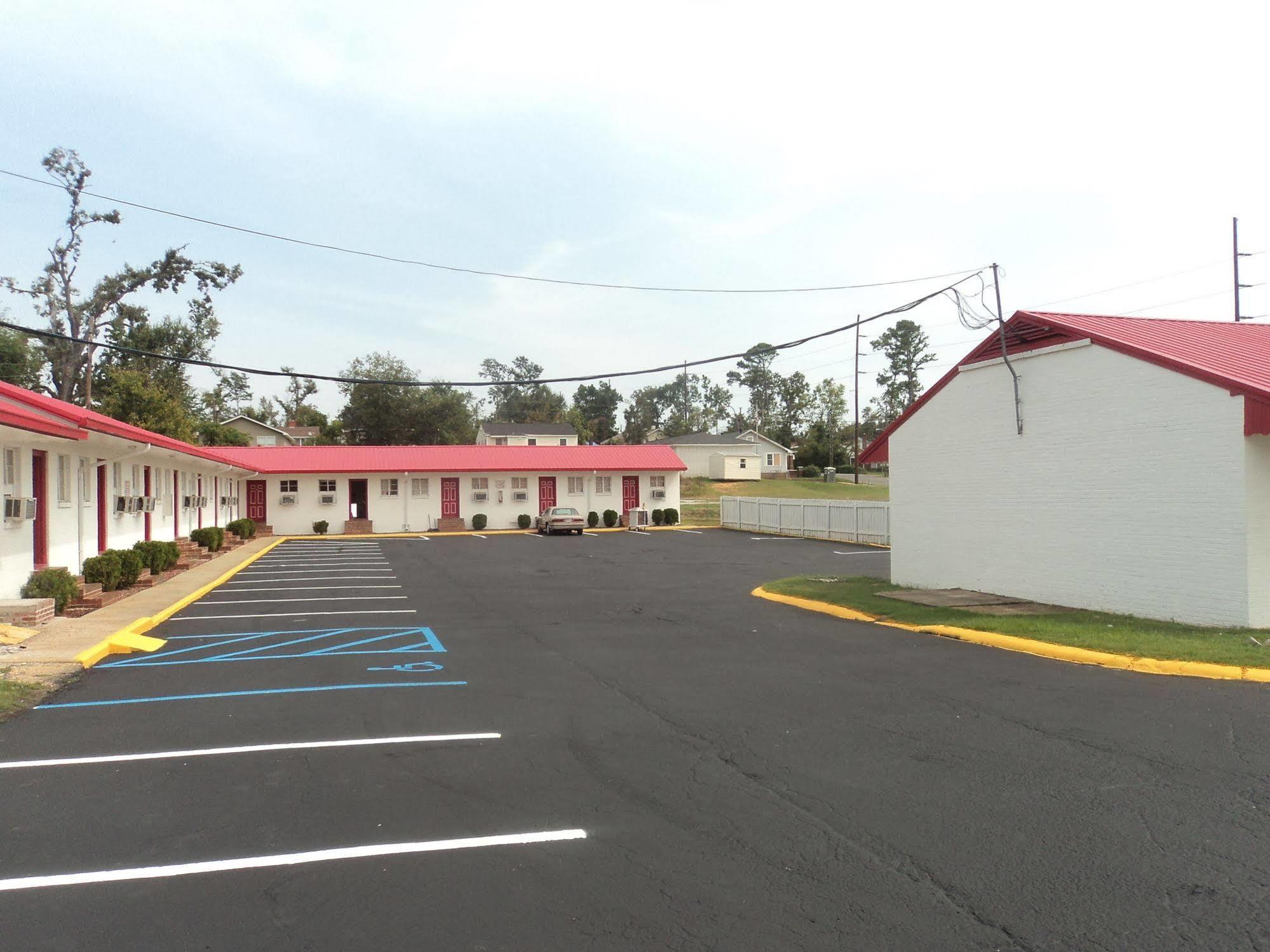 Ole English Inn Tuscaloosa Exterior photo